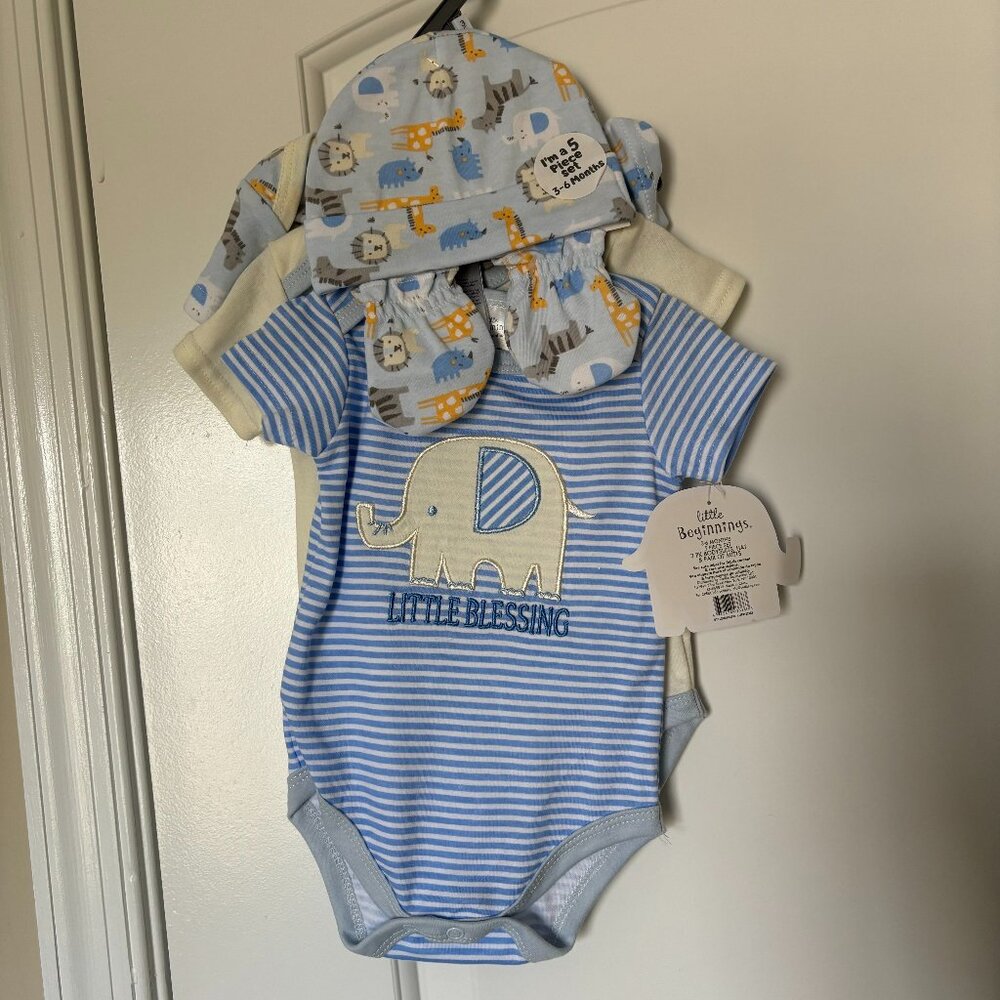**NWT** Elephant 5 pc set with hat and mittens, 3-6 months